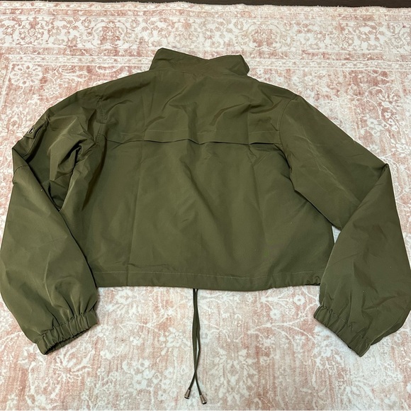 Cropped Cargo Jacket With Pockets - Picture 11 of 14